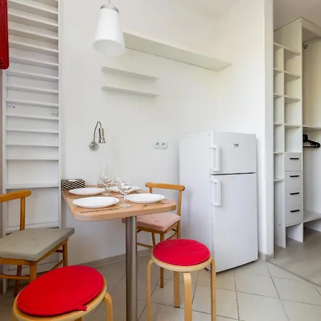 Apartment Obroncow Wybrzeza 13 *